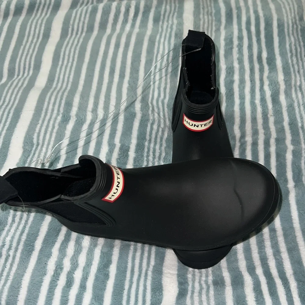 Women’s Hunter Chelsea rain boots size 8